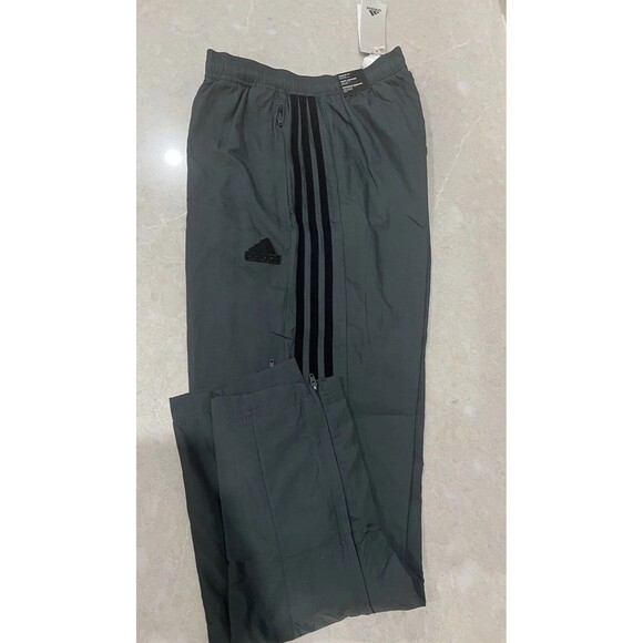 Adidas TIRO 24 Gray Mens Athletic Track Pants Lightweight Woven Size Medium - Picture 1 of 5